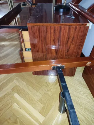 Dormitorio vintage: mesitas y cómoda: