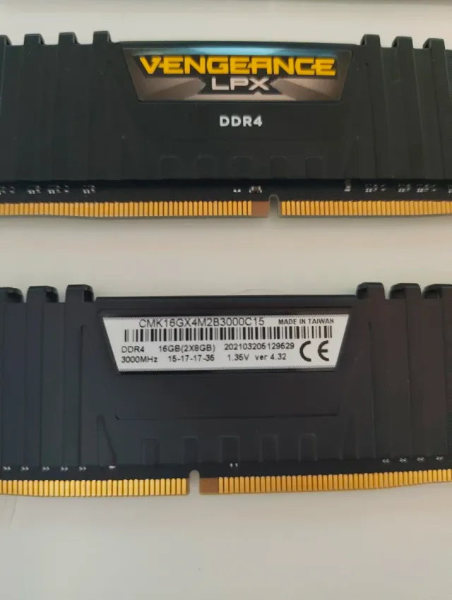 4x Corsair Vengeance LPX DDR4 32GB 3000MHz
