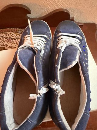 Scarpe camoscio blu con borchie argento