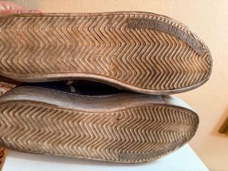 Scarpe camoscio blu con borchie argento