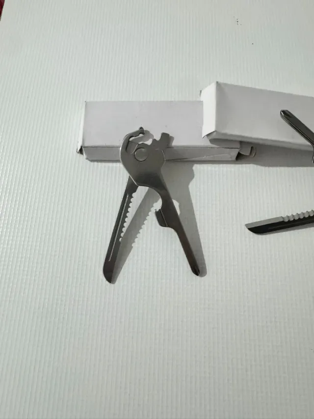 Llavero multiherramienta 6 en 1