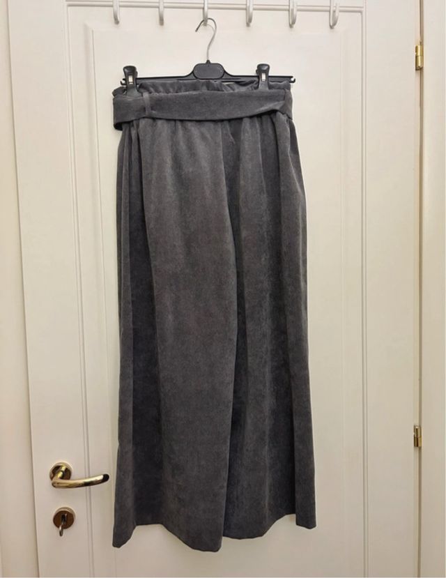 Gonna pantalone grigia con cintura