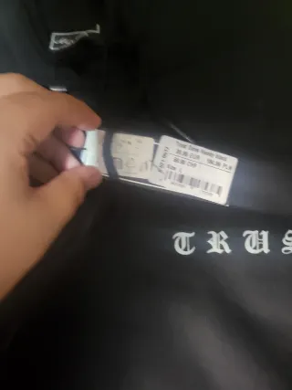 Sudadera Snipes Negra con etiqueta