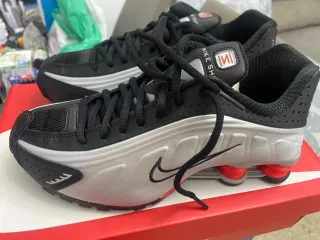 Botas Nike Shox R4 Negras Rojas