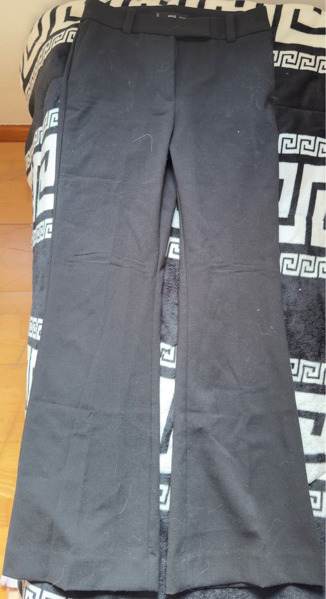 Pantalón campana Mango negro