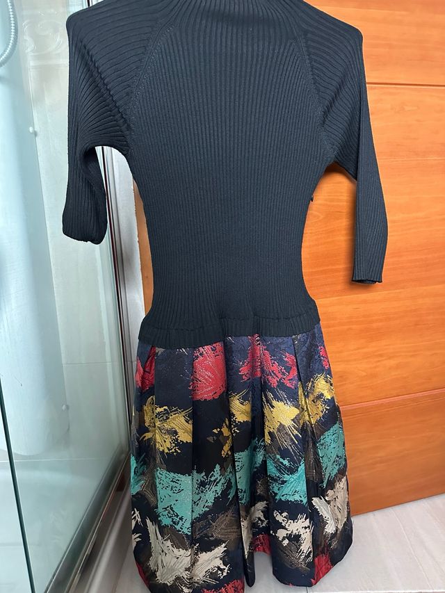 Vestido fiesta con falda globo negro multicolor