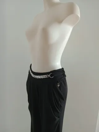 Pantalón elástico con cinturón