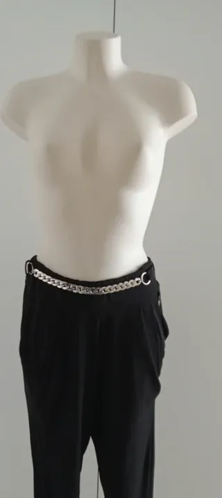 Pantalón elástico con cinturón