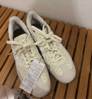 Zapatillas Adidas Velosamba Beige/Blanco