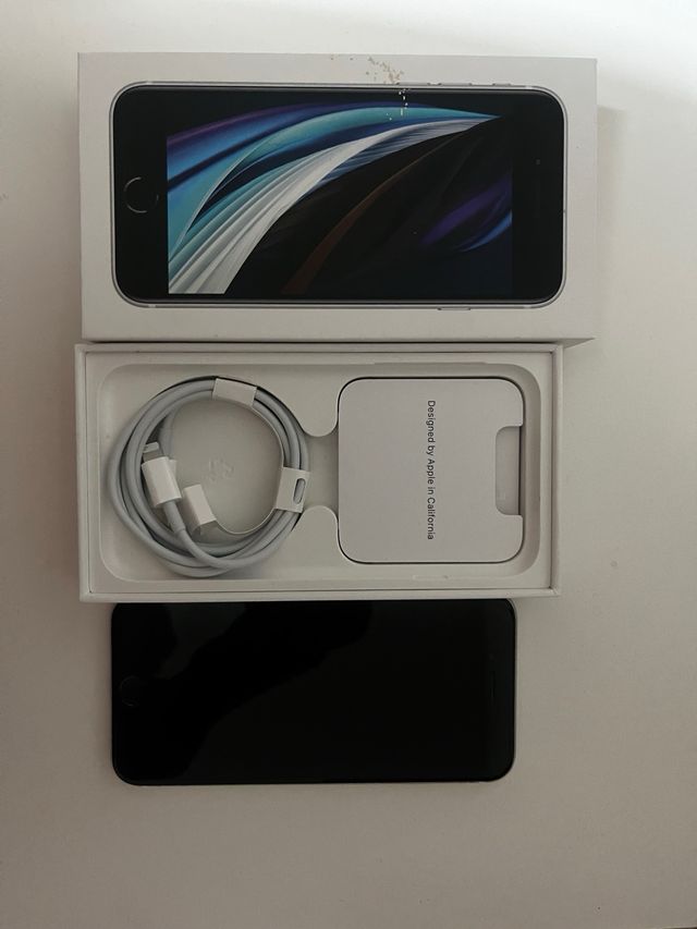 iPhone SE Negro/Plateado