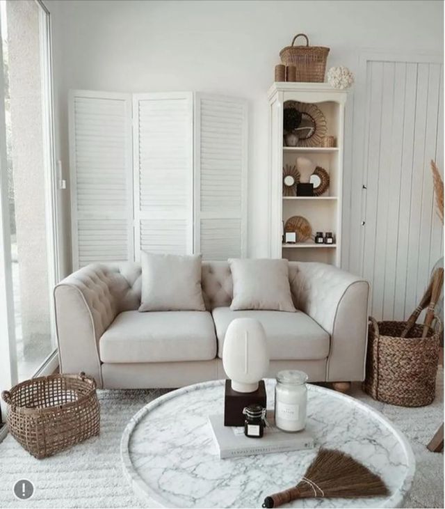 Sofá de 2 plazas color crema