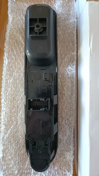 Botonera Elevalunas Peugeot 207