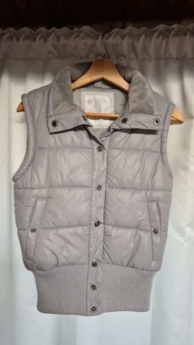 Chaqueta sin mangas gris