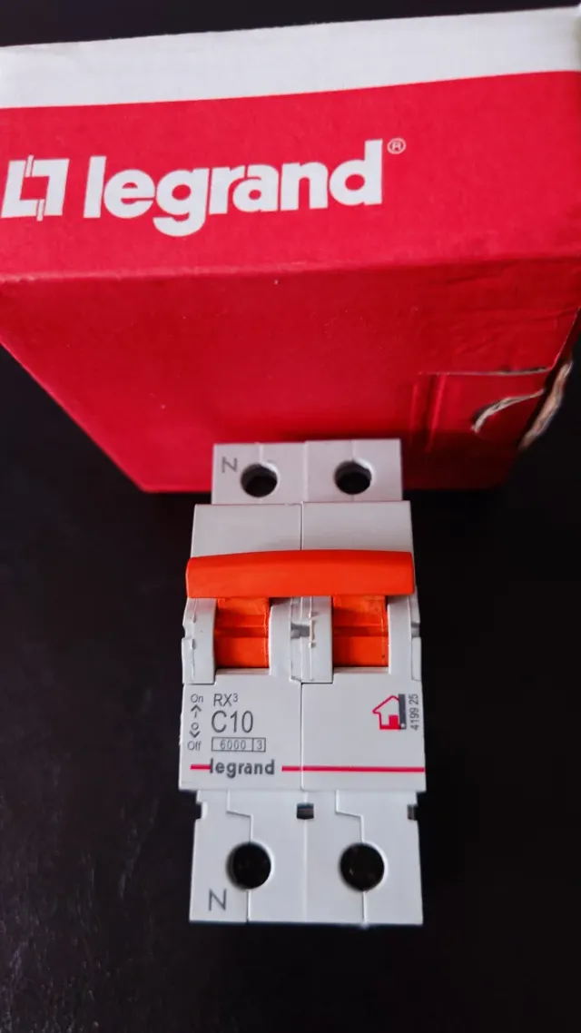 Interruptor Térmico Legrand C10 RX3