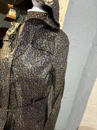 Chubasquero animal print