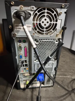 Torre PC Acer Aspire T660 con Lubuntu