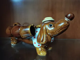 Simpática licorera cerámica