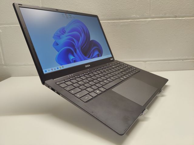 ONDA Intel SSD 256GB Ram 8GB FHD Borsa Mouse FHD