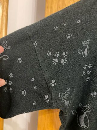 Jersey negro estampado gatos