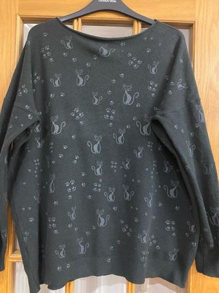 Jersey negro estampado gatos