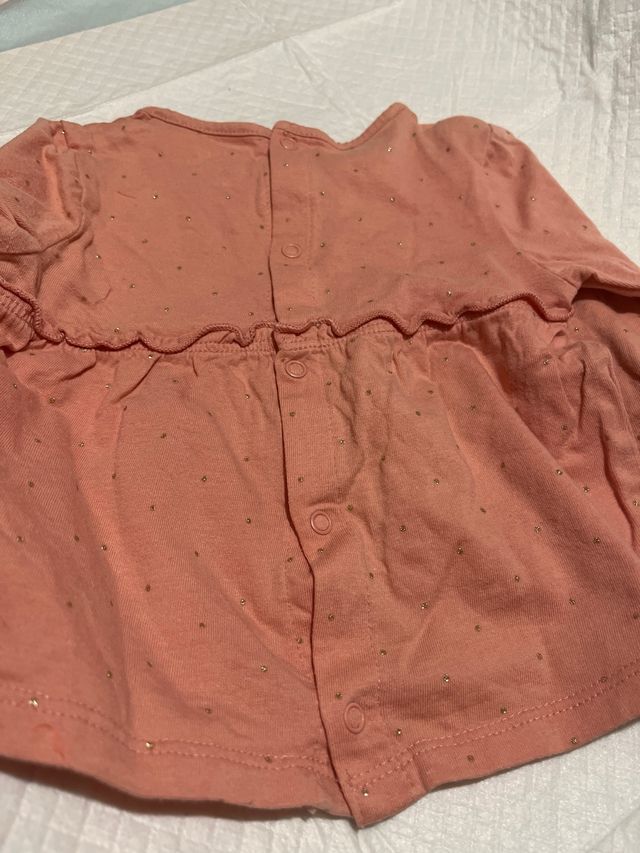 Camiseta bebé Kiabi 6 meses niña rosa con puntos