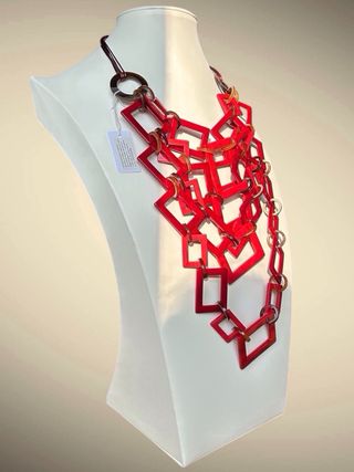 Collana donna con maglie quadrate rosse