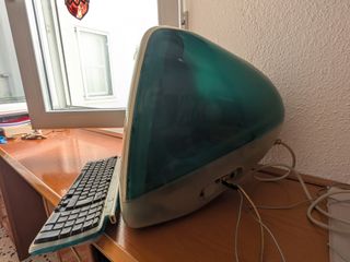 iMac G3 350 MHz PowerPC 256MB Mac OS X Tiger