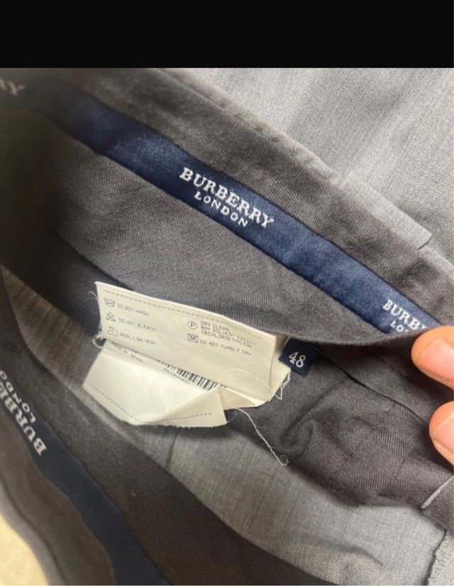 Pantalón de traje Burberry Talla 48 Gris
