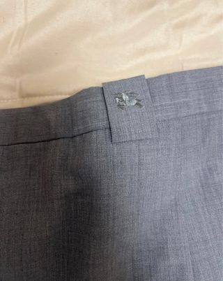 Pantalón de traje Burberry Talla 48 Gris