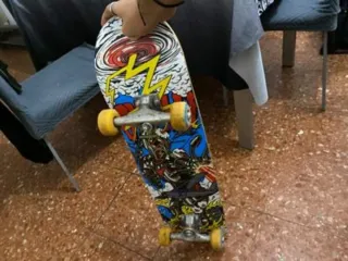 Patineta con diseño llamativo