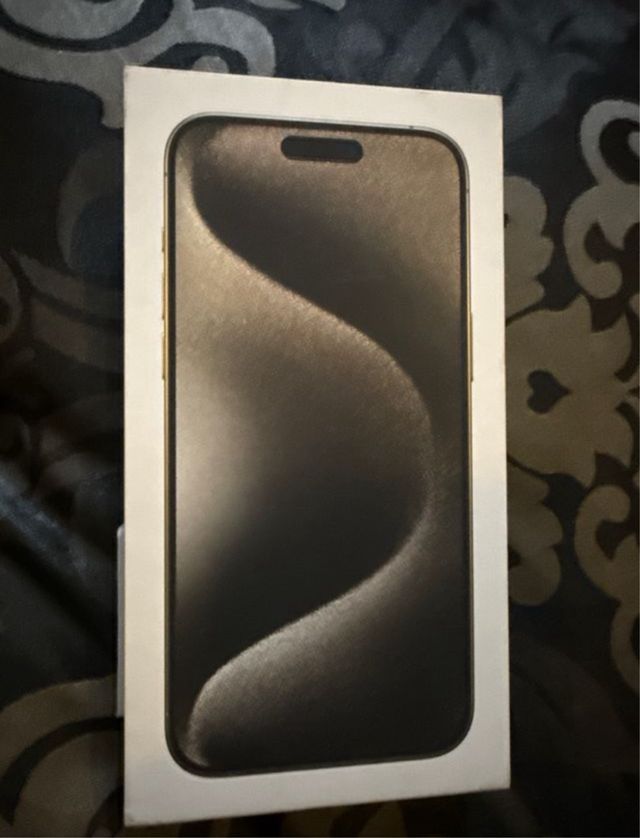 iPhone 15 Pro Max Dorado