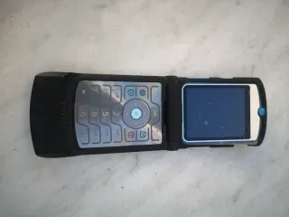 Telefono mobile Motorola RAZR V3 nero