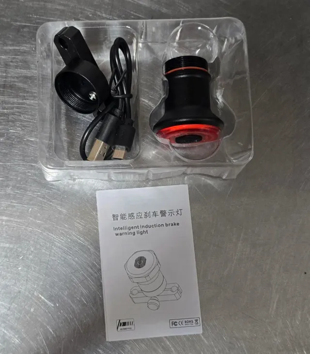 Luz trasera inteligente para bicicleta