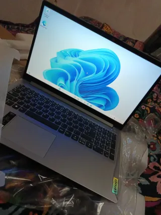 Portátil Lenovo IdeaPad 1 15,6 Nuevo