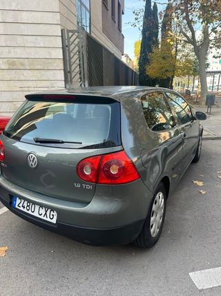 Volkswagen Golf 2004