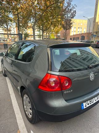 Volkswagen Golf 2004