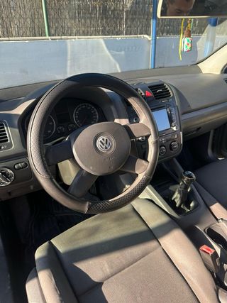 Volkswagen Golf 2004