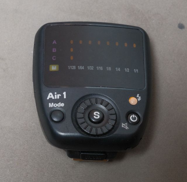 Flash Nissin i60A + Emisor Air 1 para cámaras Fuji