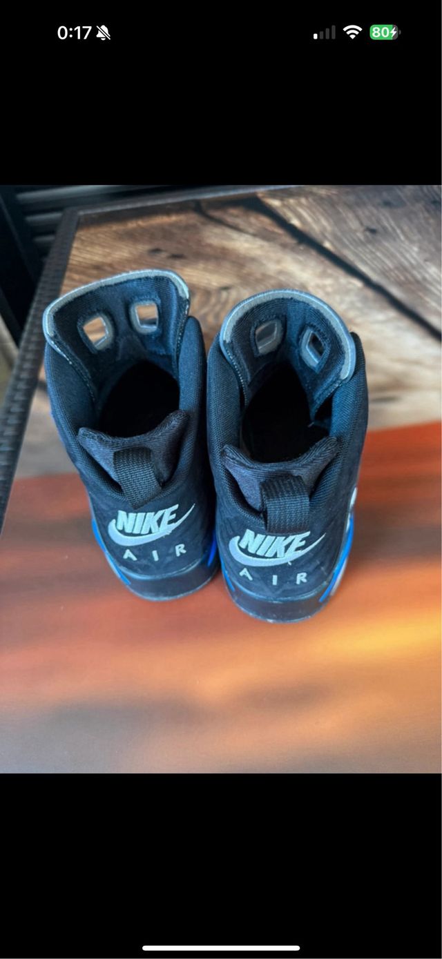 Zapatillas Jordan Negras y Azules Talla 41