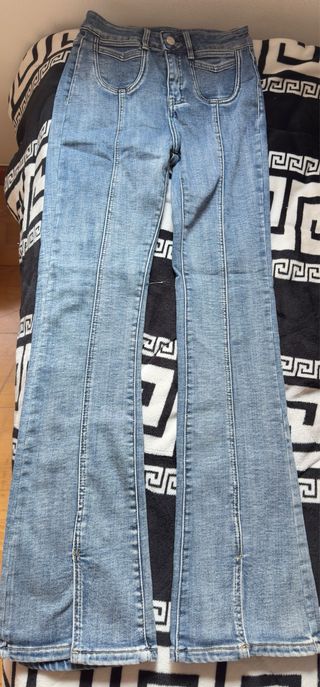 Pantalón vaquero campana azul