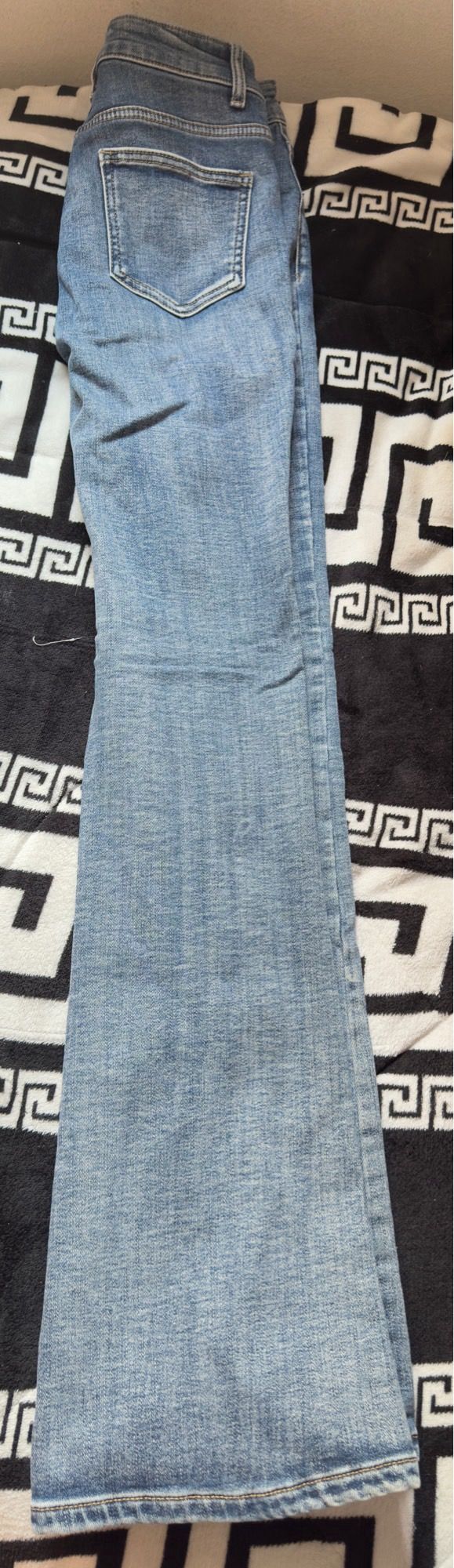 Pantalón vaquero campana azul