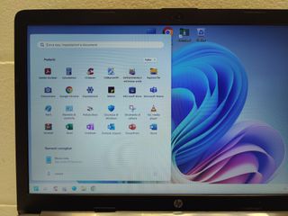 HP AMD SSD 256GB Ram 8GB Borsa Mouse