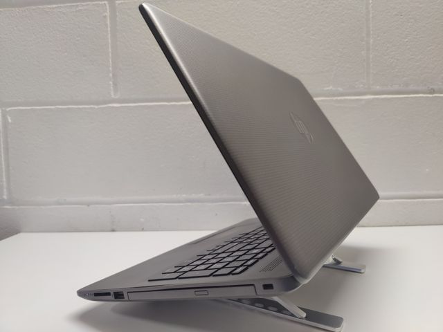 HP AMD SSD 256GB Ram 8GB Borsa Mouse