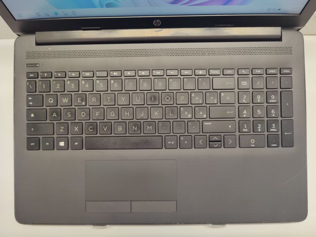 HP AMD SSD 256GB Ram 8GB Borsa Mouse