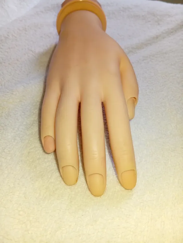 Mano de manicura práctica