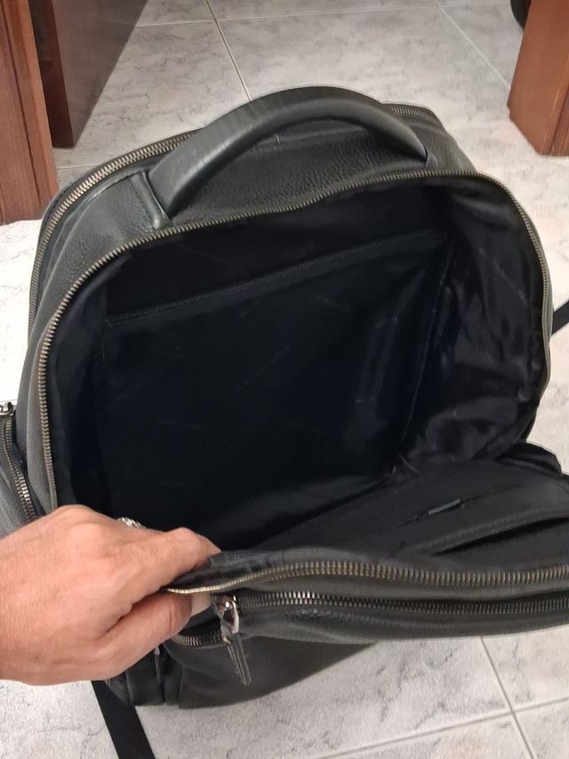 Mochila de piel para hombre