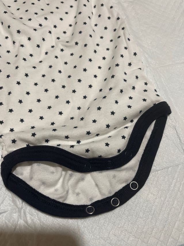 Body Petit Bateau estrellas 6m