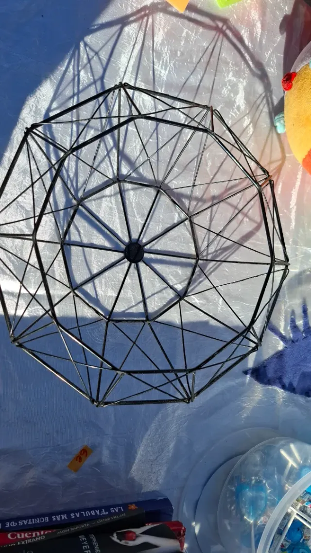 Centro de mesa metálico negro