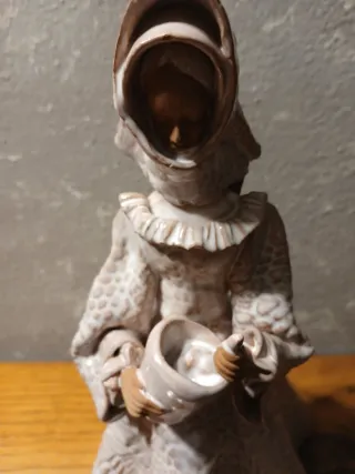 Statua S. Massidda con marca e firma