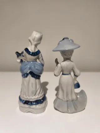 Pareja figuras porcelana azul y blanco